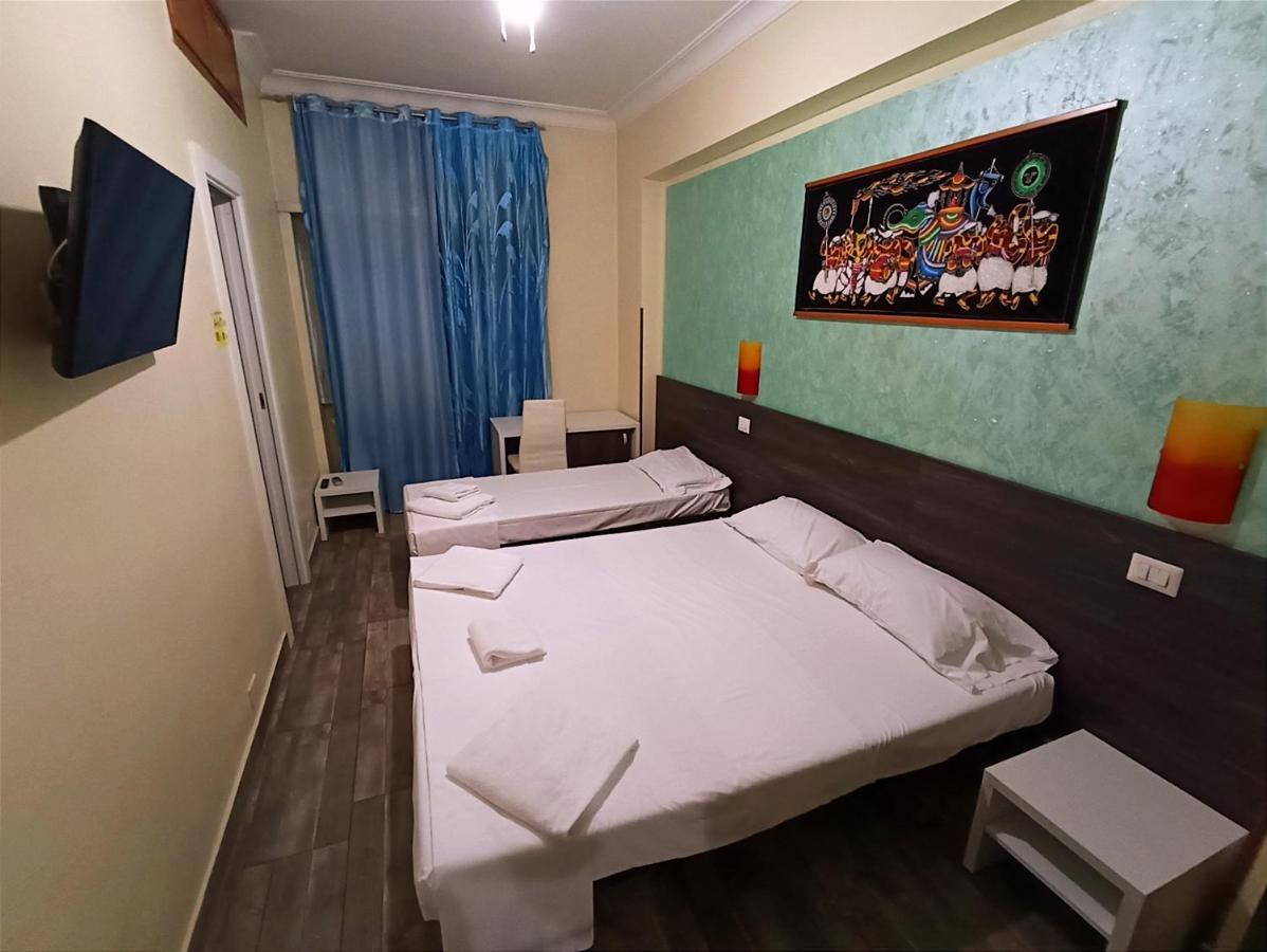 Tiburtina Guesthouse Rome Bagian luar foto