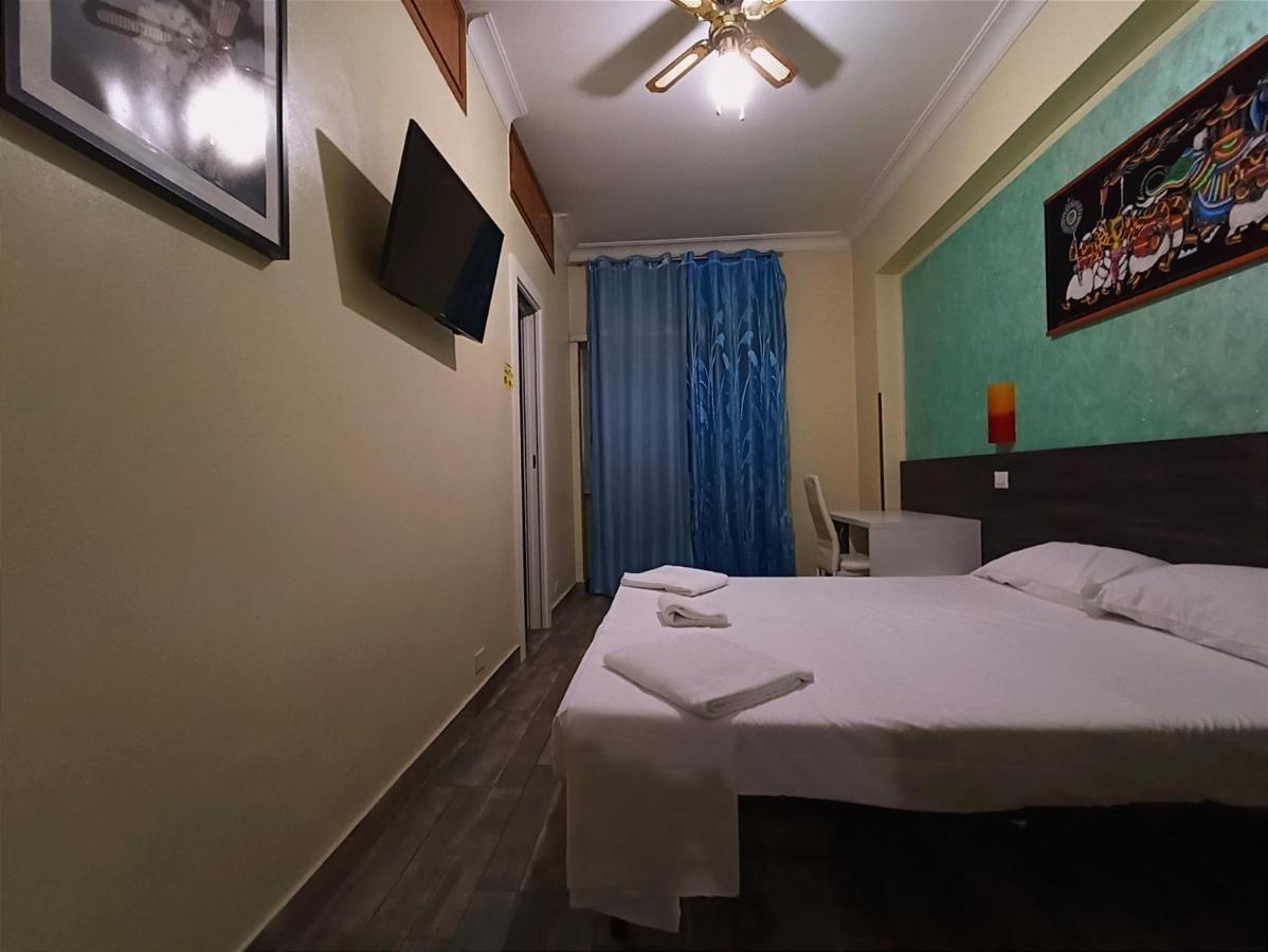 Tiburtina Guesthouse Rome Bagian luar foto