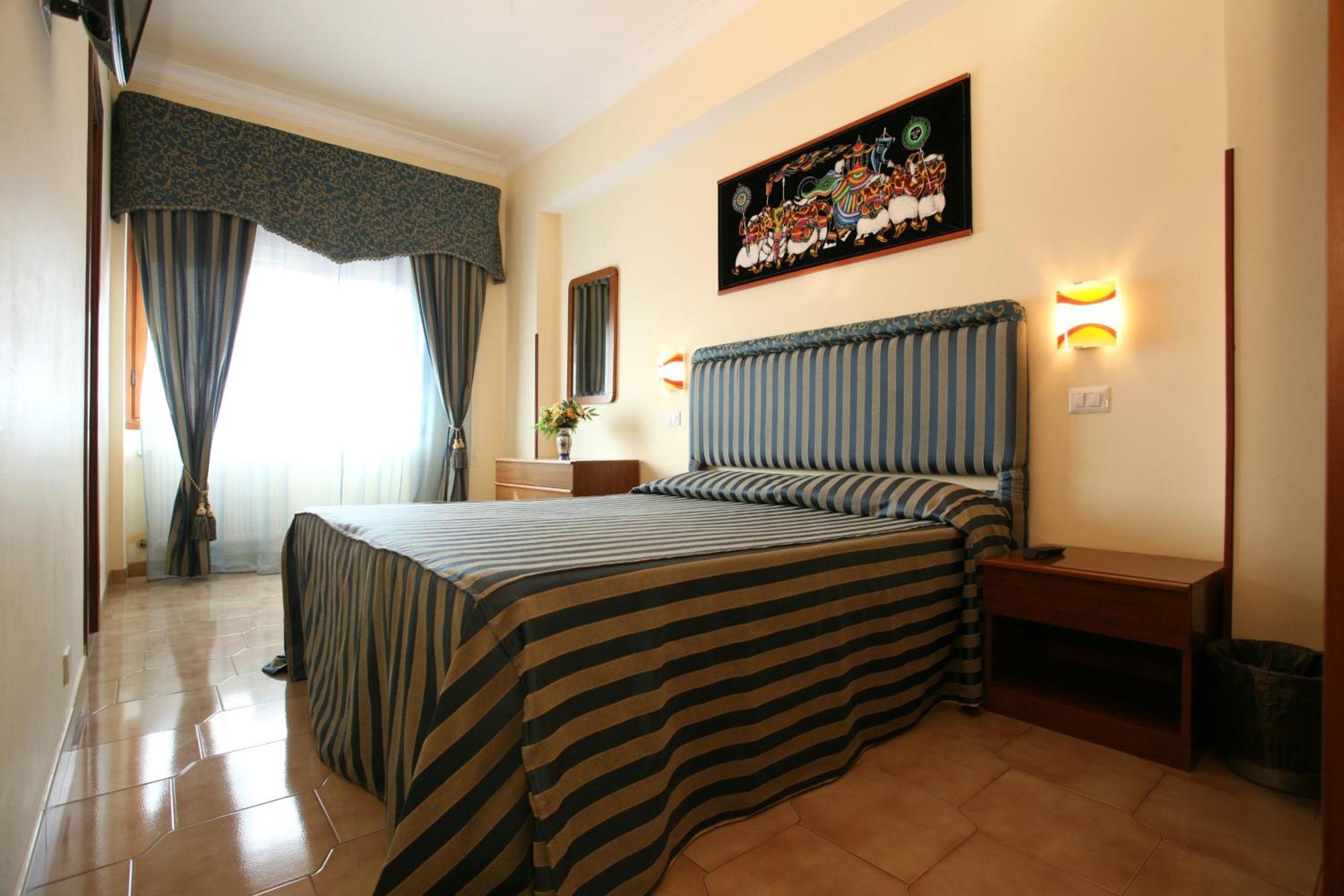 Tiburtina Guesthouse Rome Bagian luar foto